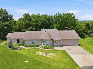 67 Starrville Place, Reeds Spring, MO 65737