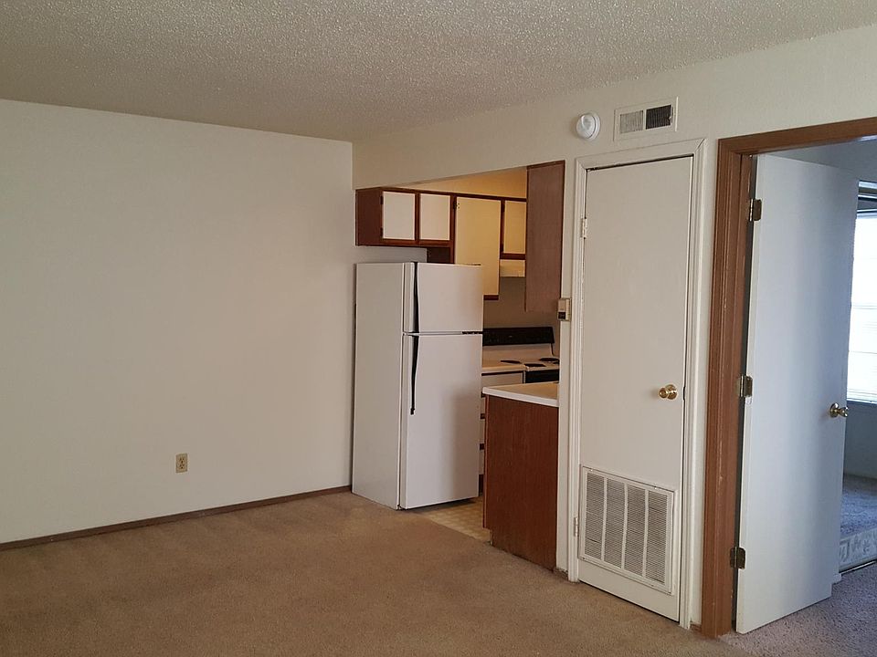 1st image of 311 W 2nd St S