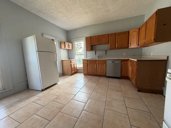 161 S 4th St #B, Newark, OH 43055