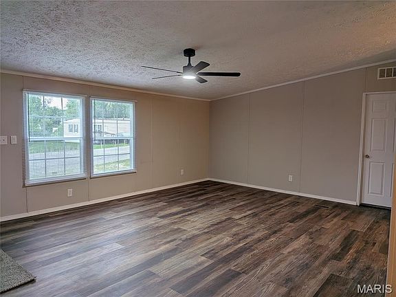 5th image of 4001 Crest Dr