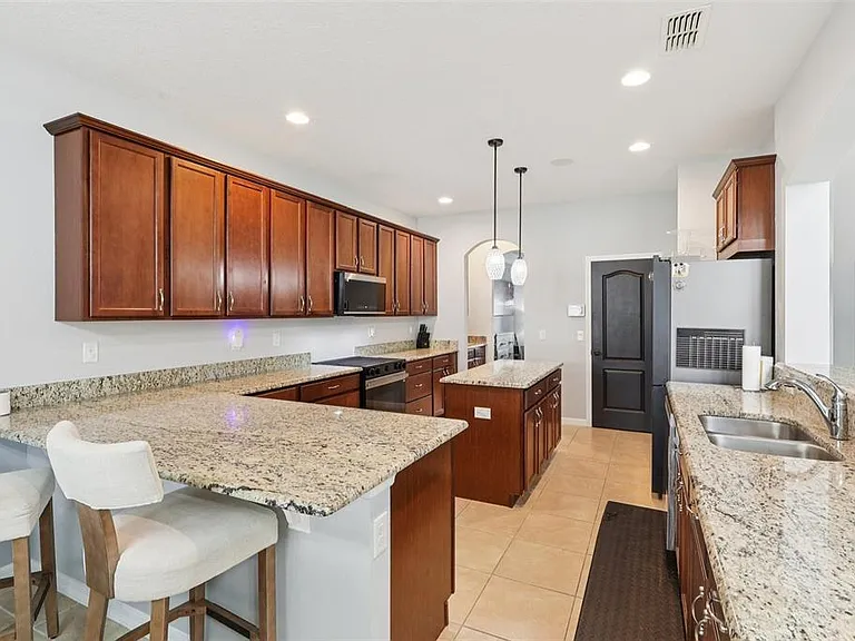 Plantation Oak Dr — Photo 15