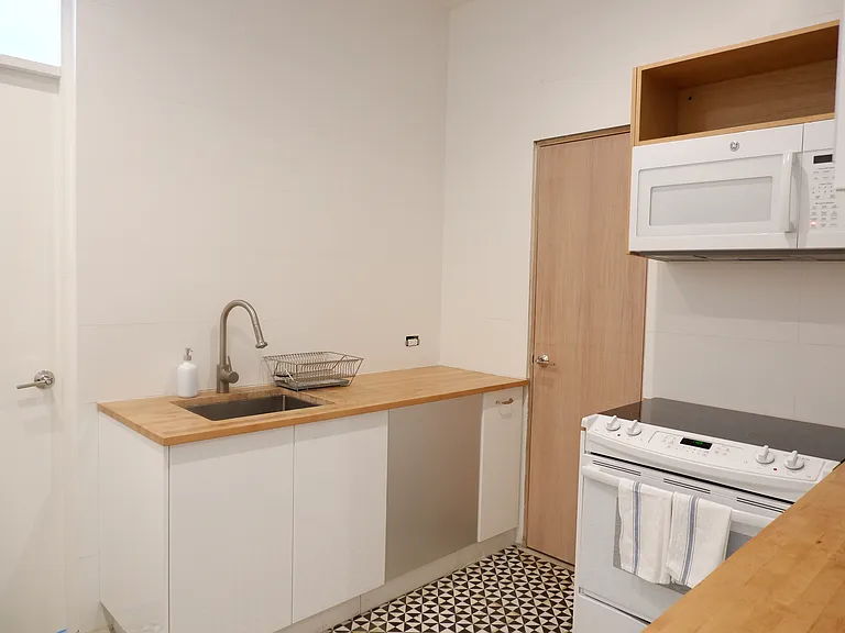 58 Calle Taft #3 — Photo 6