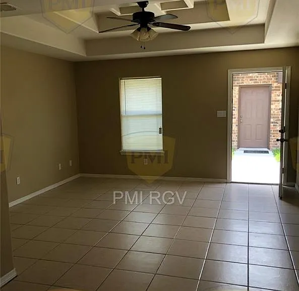 304 W Amy Dr #A — Photo 10