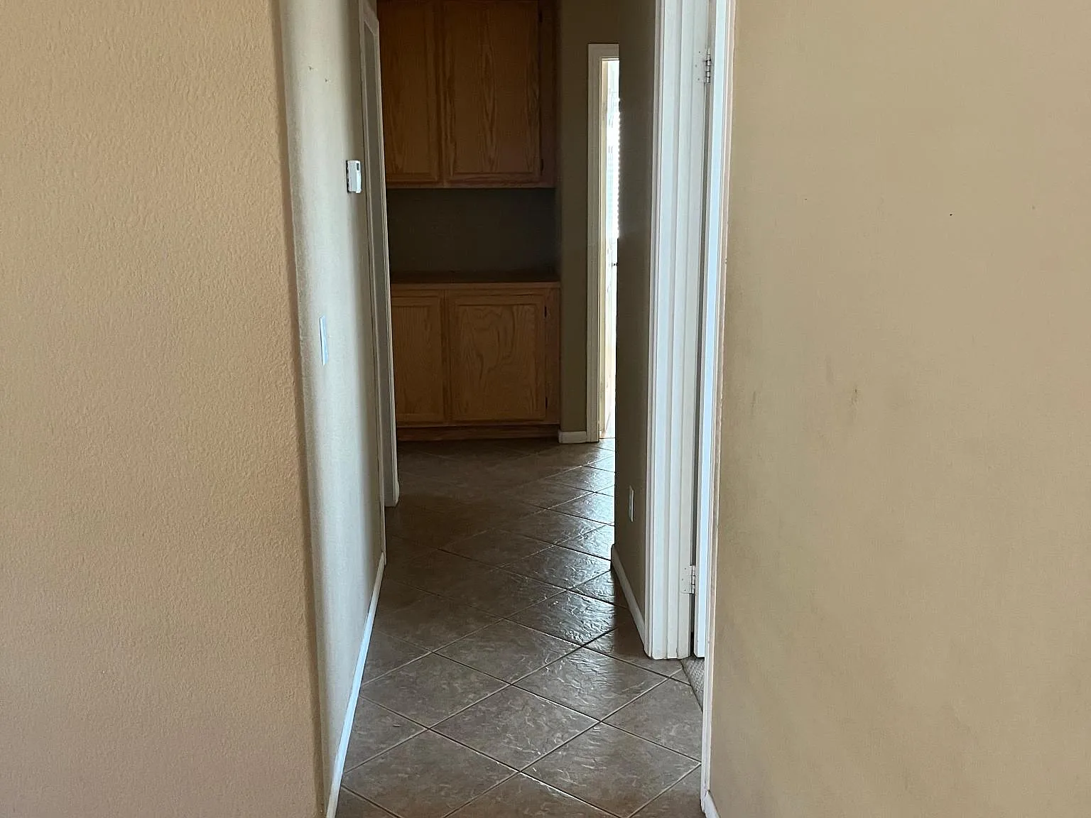 3 bed, 1344 sqft, $2,100 — Photo 4