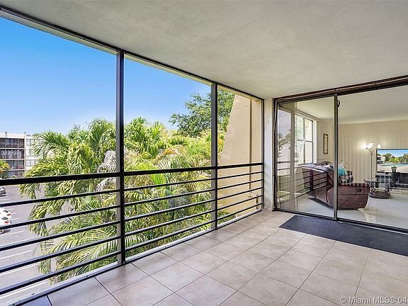 3rd image of 20341 NE 30th Ave #Penthouse 18