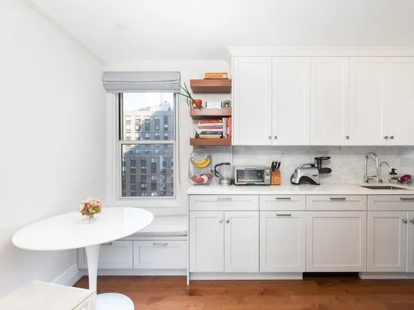 433 West 34th Street image 4 of 11