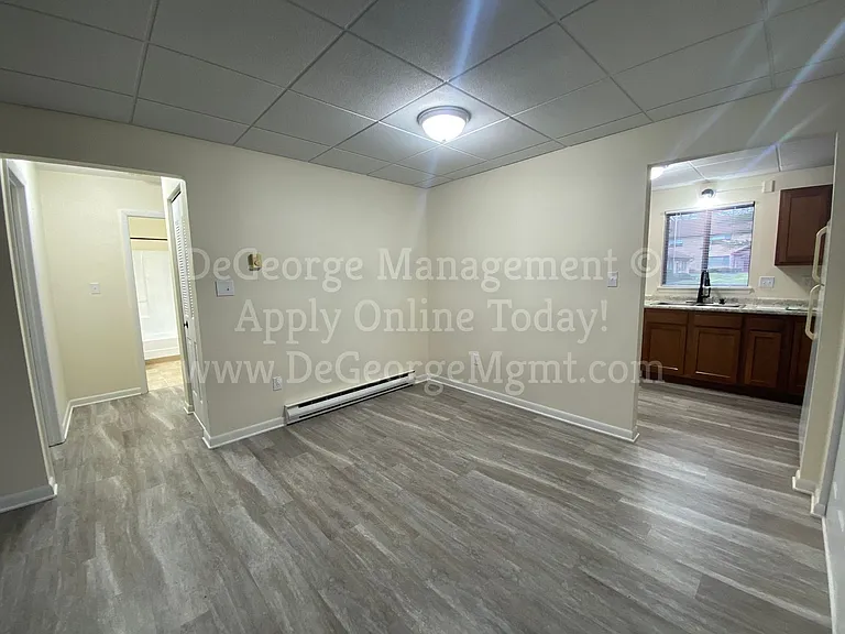 Parkway Apartments — Photo 5