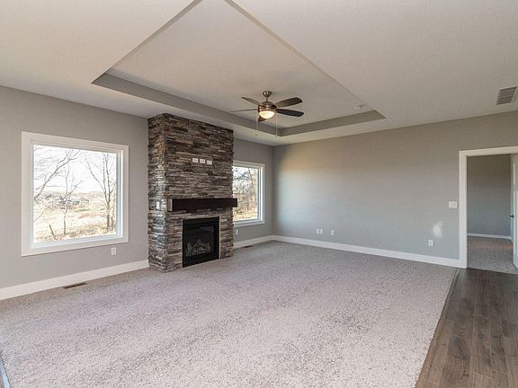 3rd image of 1525 Tuscany Dr SE