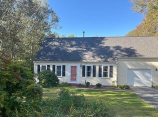 15 Gunters Ln, Mashpee, MA 02649