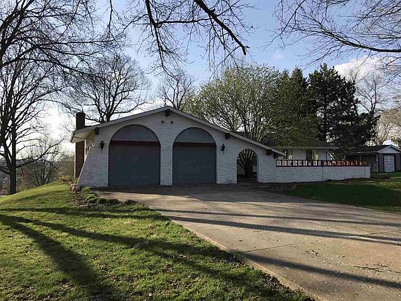 2nd image of 16 Johnson Ct