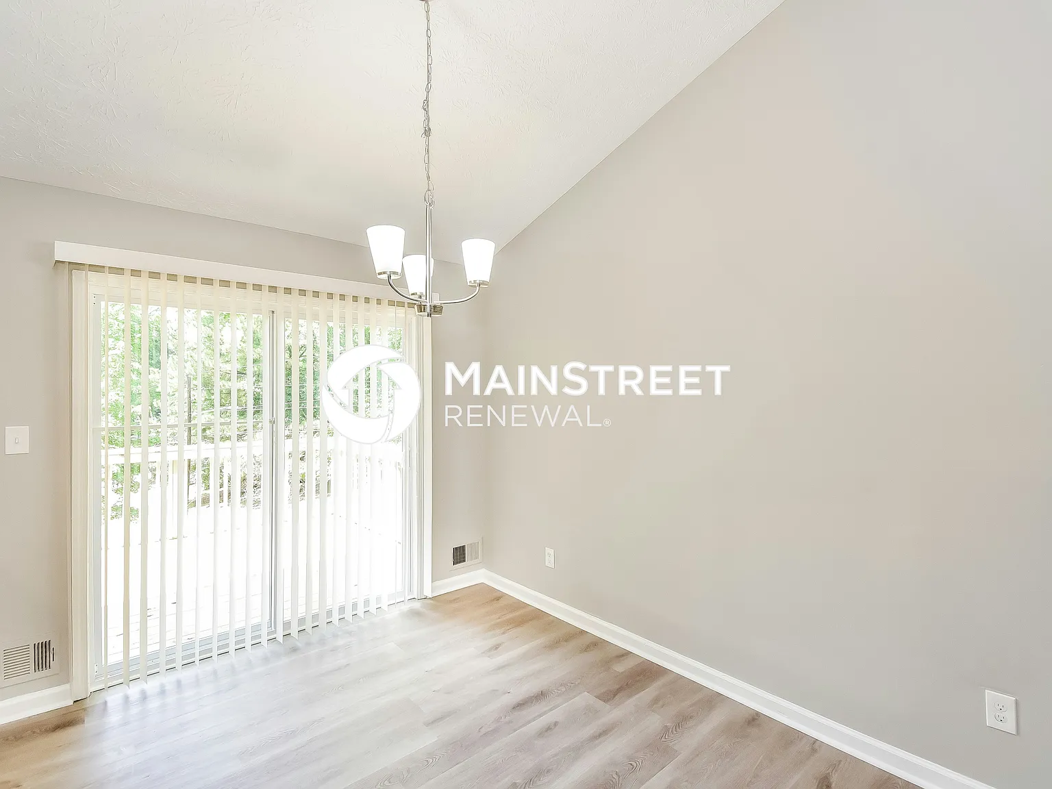 144 Hamlet Court — Photo 3