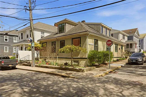 24 Spring St Photo 1