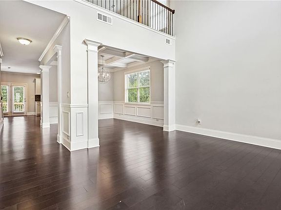 4th image of 5660 Enfield Way