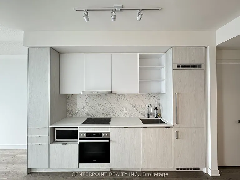 55 Cooper St #6703 — Photo 11