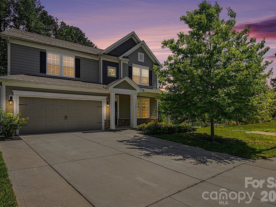1st image of 141 Hornbeam Ln