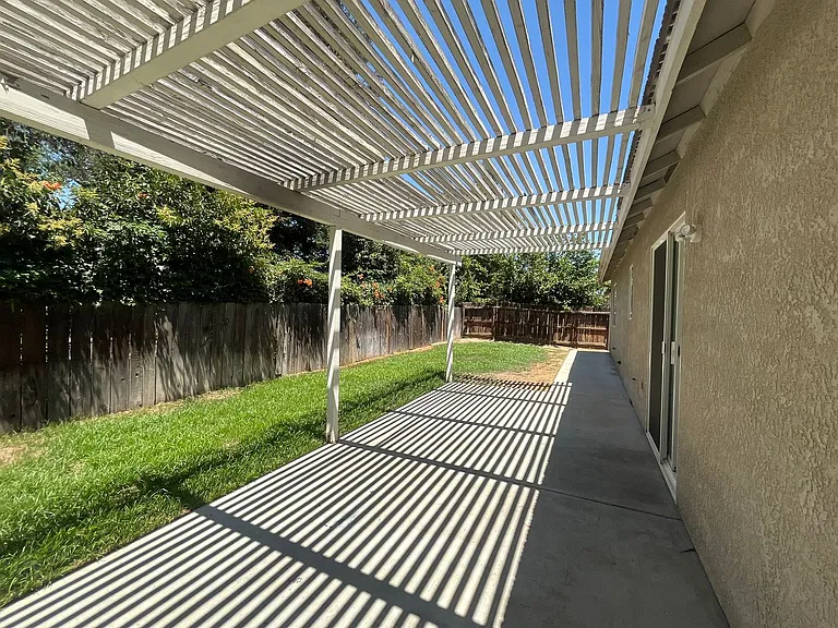1692 Mount Whitney Ave — Photo 16