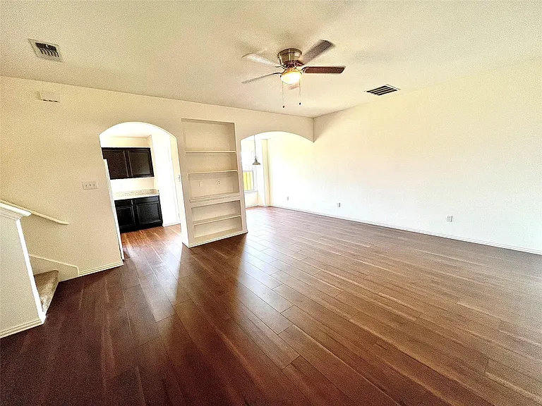 229 Irick Ct — Photo 3