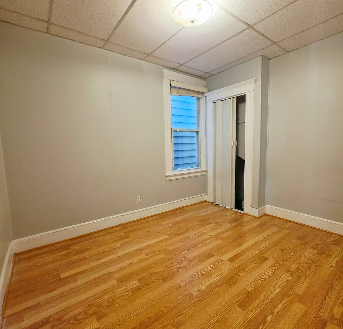 3 bed, 1000 sqft, $2,400 — Photo 3