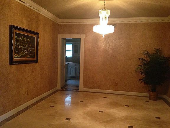 4th image of 1303 Sugar Creek Blvd