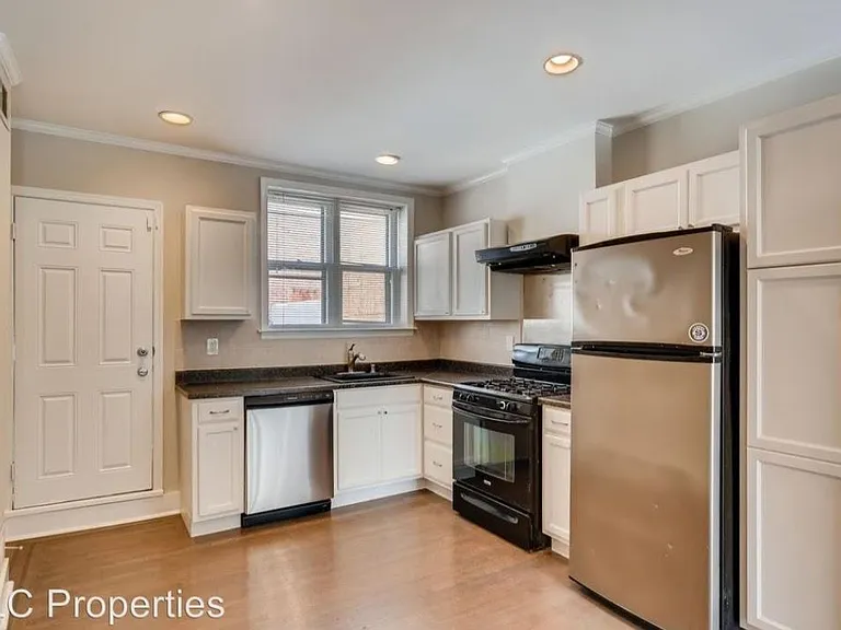 309 S Clinton St — Photo 3