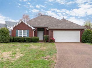 16 London Park Pl, Jackson, TN 38305
