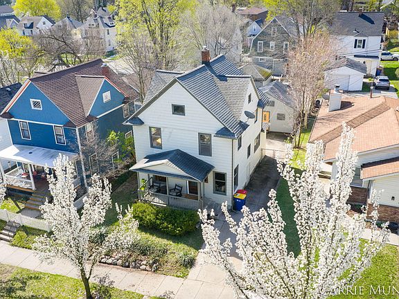 4th image of 648 Crescent St NE