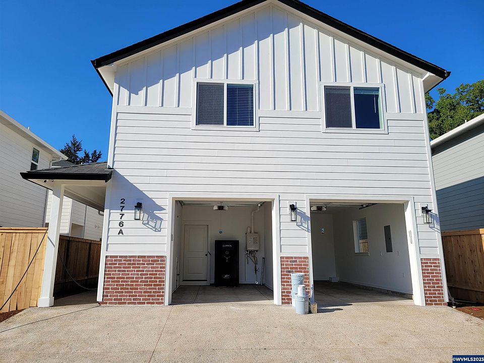 2nd image of 2776 D St NE