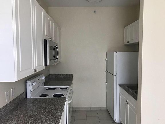 3rd image of 3839 Ulloa St APT Q