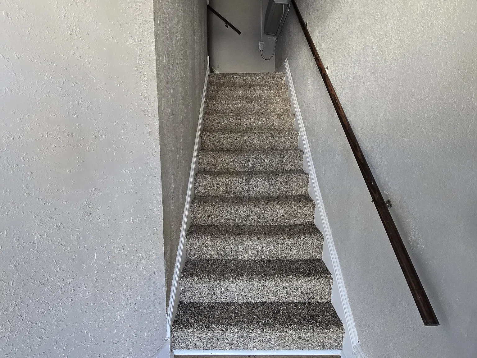 2 bed, 900 sqft, $900 — Photo 2