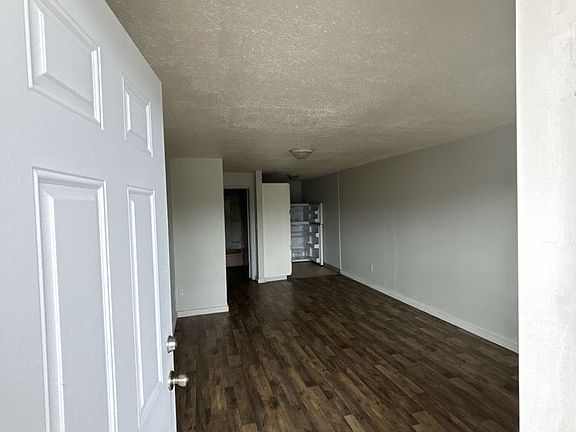 4th image of 1002 Cushman St #7
