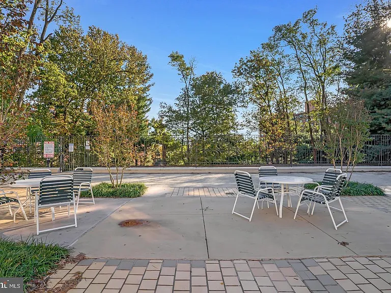 3265A Sutton Pl NW #A — Photo 5