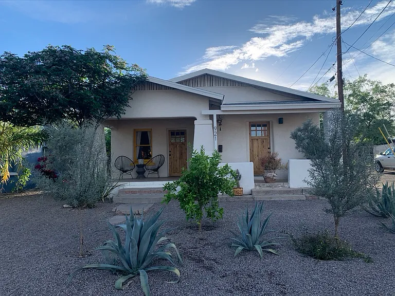 Beautiful historic adobe home in Barrio Santa Rosa
