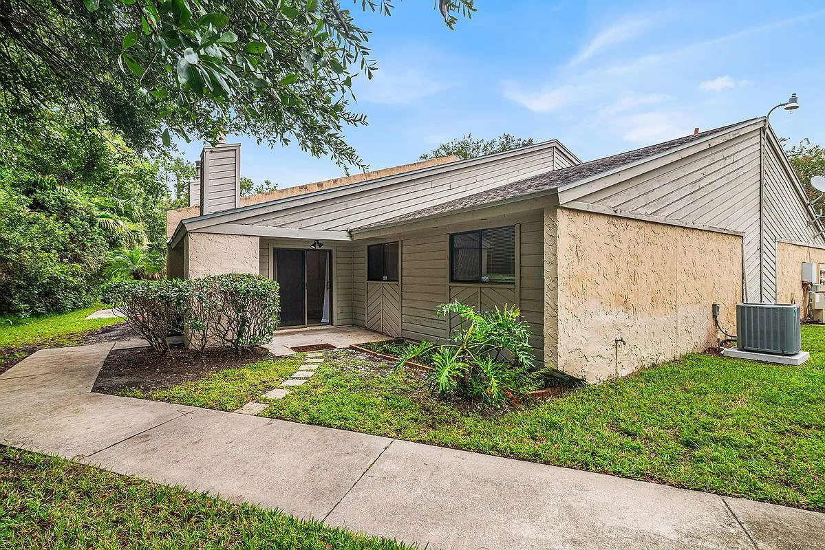 3801 Crown Point Rd — Photo 1