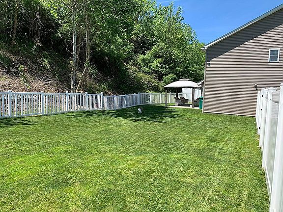 5th image of 87 Ashbury Ln