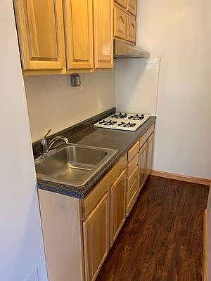 5th image of 17 Ludlow St #11