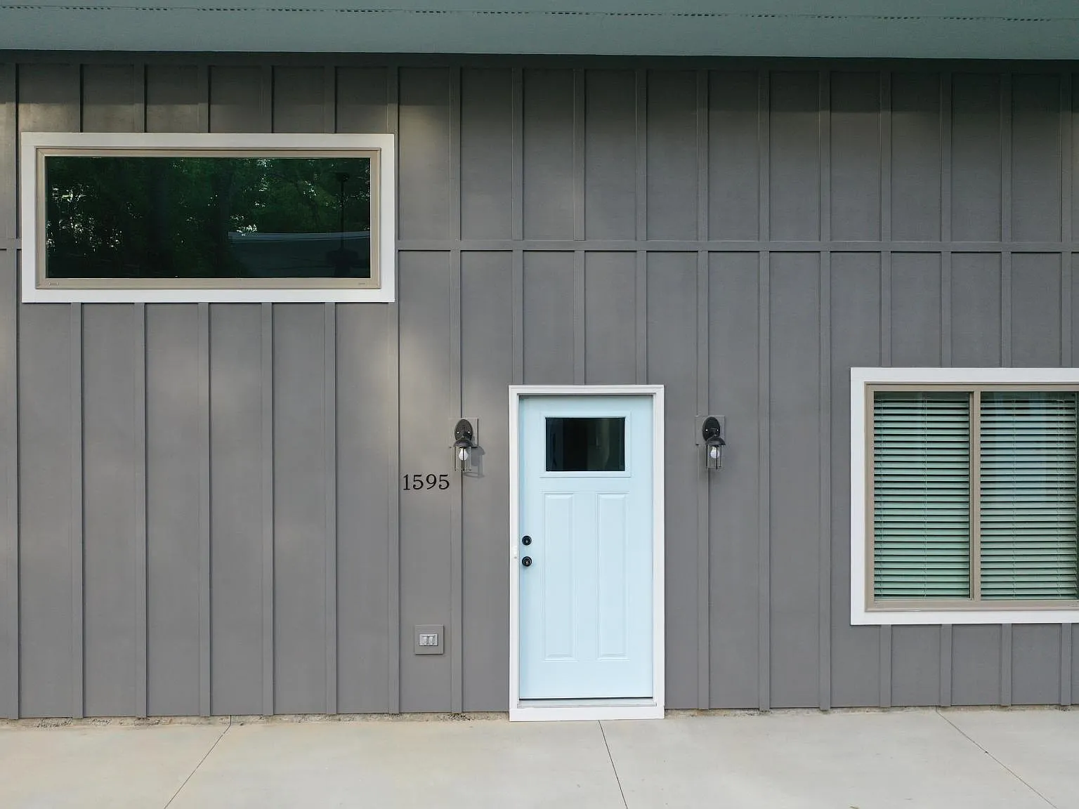 1595 Auburn St — Photo 3