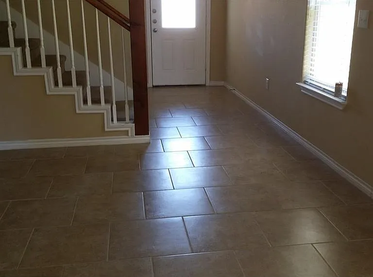 925 Parkplace Rdg — Photo 2