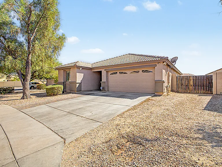 6620 S 44th Ave — Photo 5