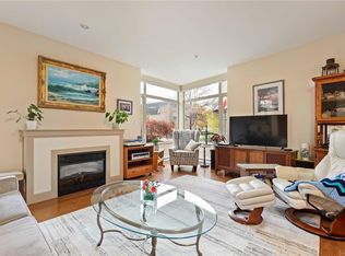 Essencia Verde, Victoria, BC V8V 2V9