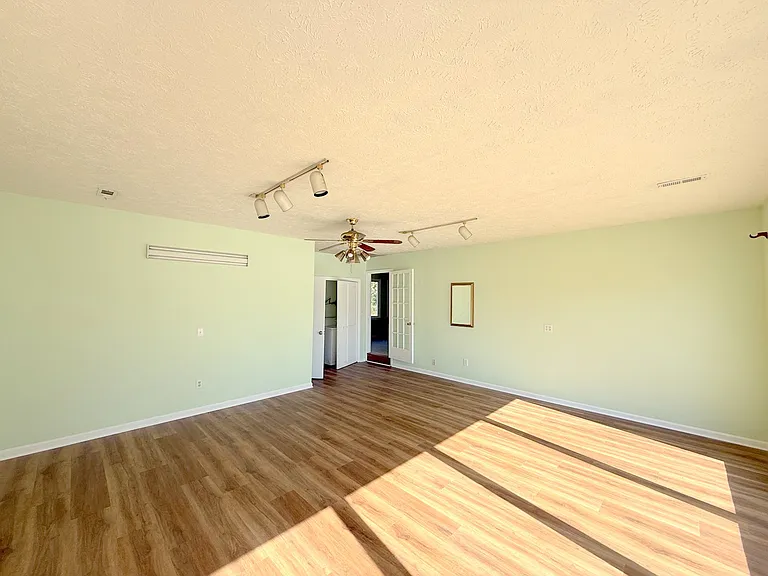 158 Lewis Ln — Photo 15