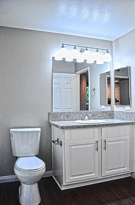Creekside Laguna Apartments — Photo 3