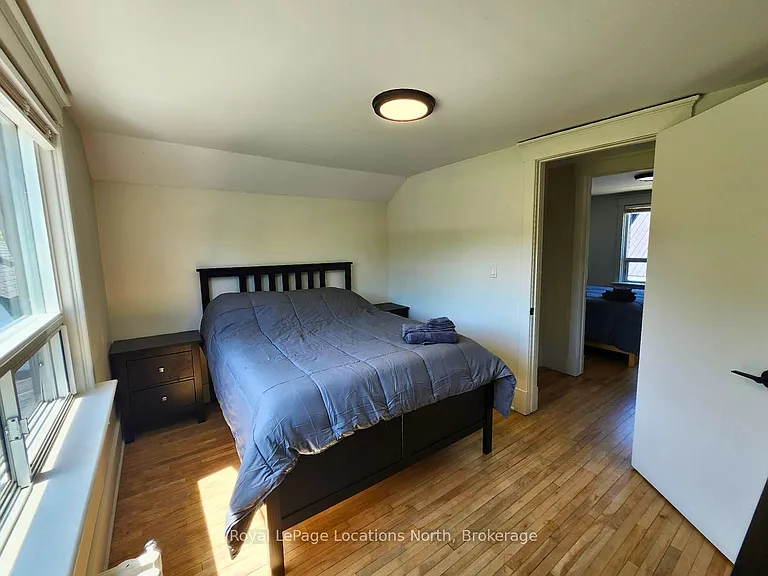 176 Richmond St S — Photo 14