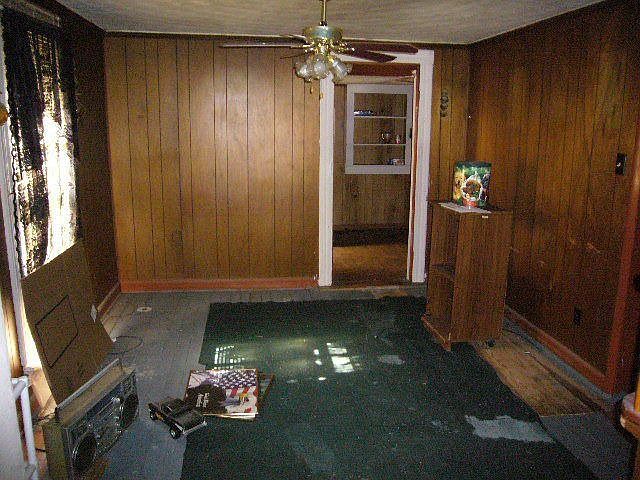 2nd image of 307 Bell St