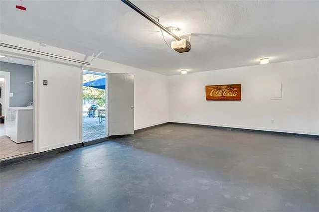 539 Barbara Pl — Photo 19