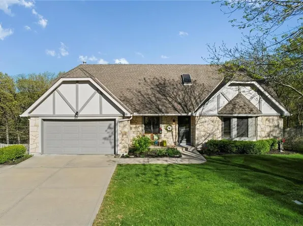709 Bell Dr, Excelsior Springs, MO 64024