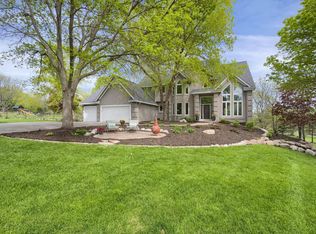9571 Foxford Rd, Chanhassen, MN 55317