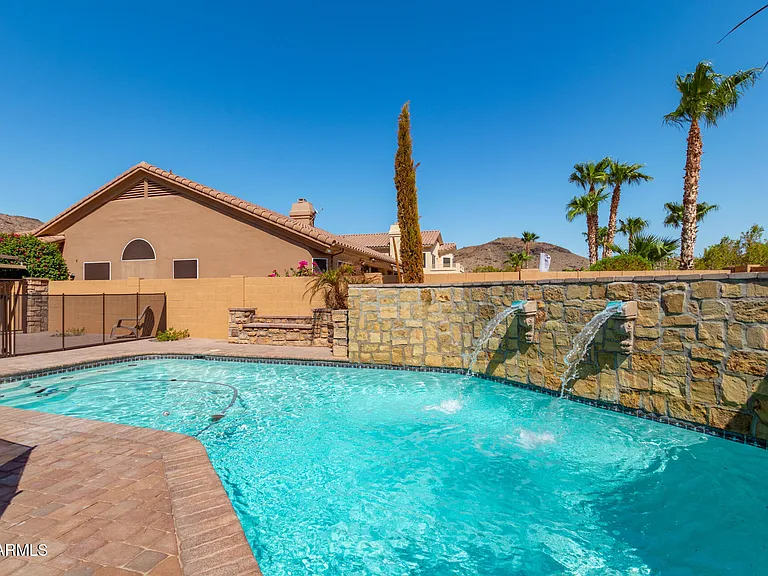 1211 E Desert Flower Ln — Photo 39