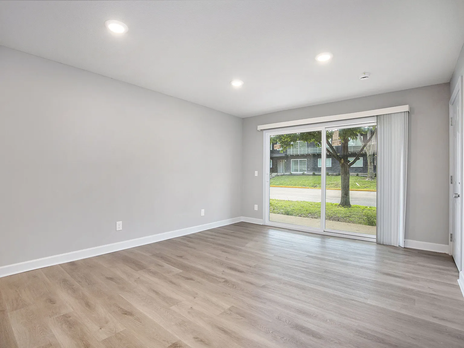 Palisades Apartments — Photo 3