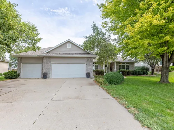 459 E Sawgrass Trl, Dakota Dunes, SD 57049