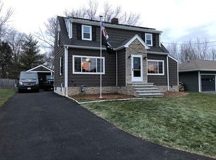 210 Thelma Ave, Somerset, MA 02726